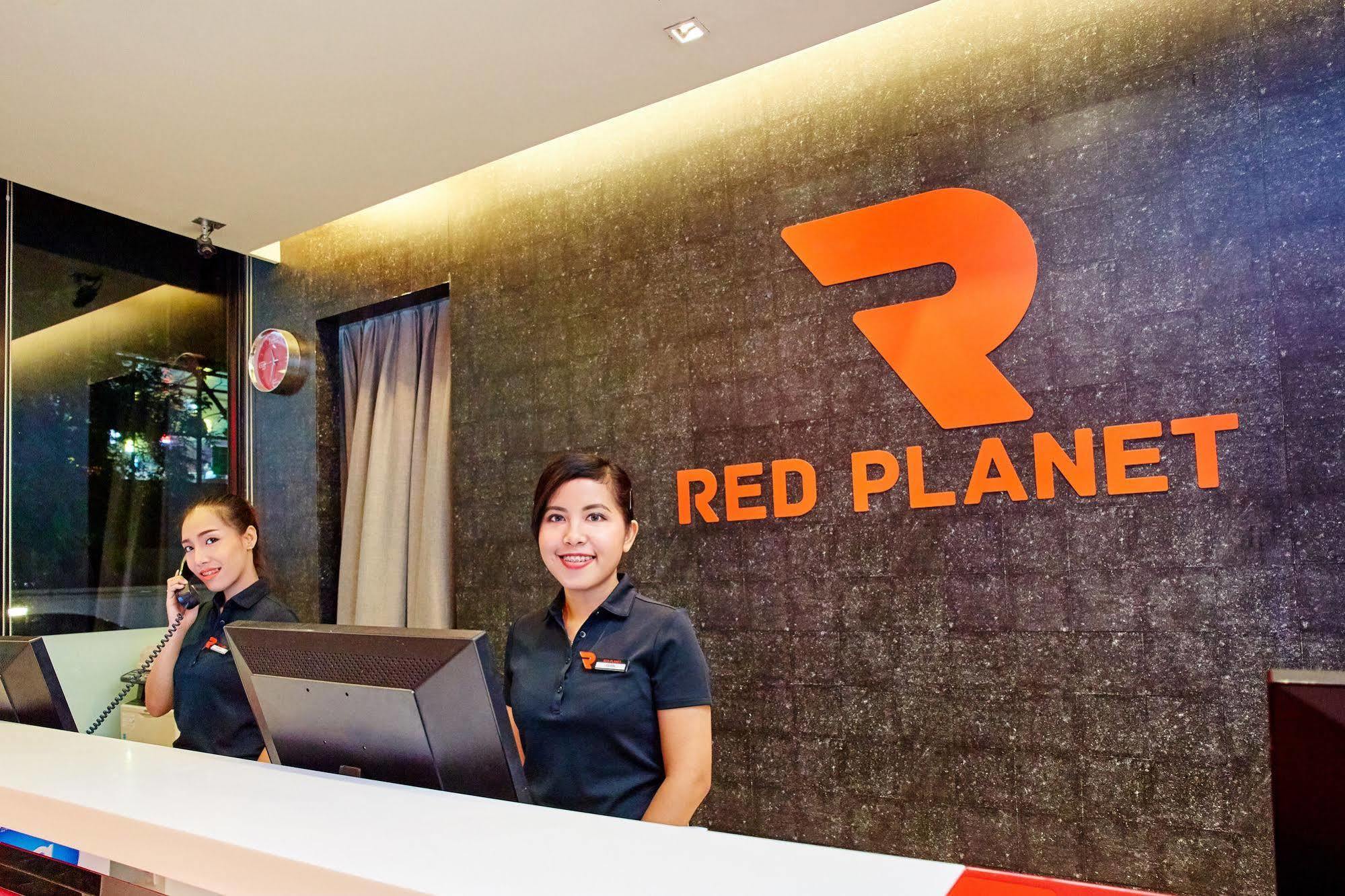 Red Planet Pattaya Sha Extra Plus Екстер'єр фото