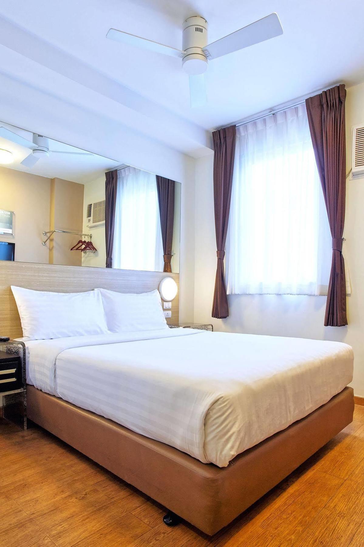 Red Planet Pattaya Sha Extra Plus Екстер'єр фото